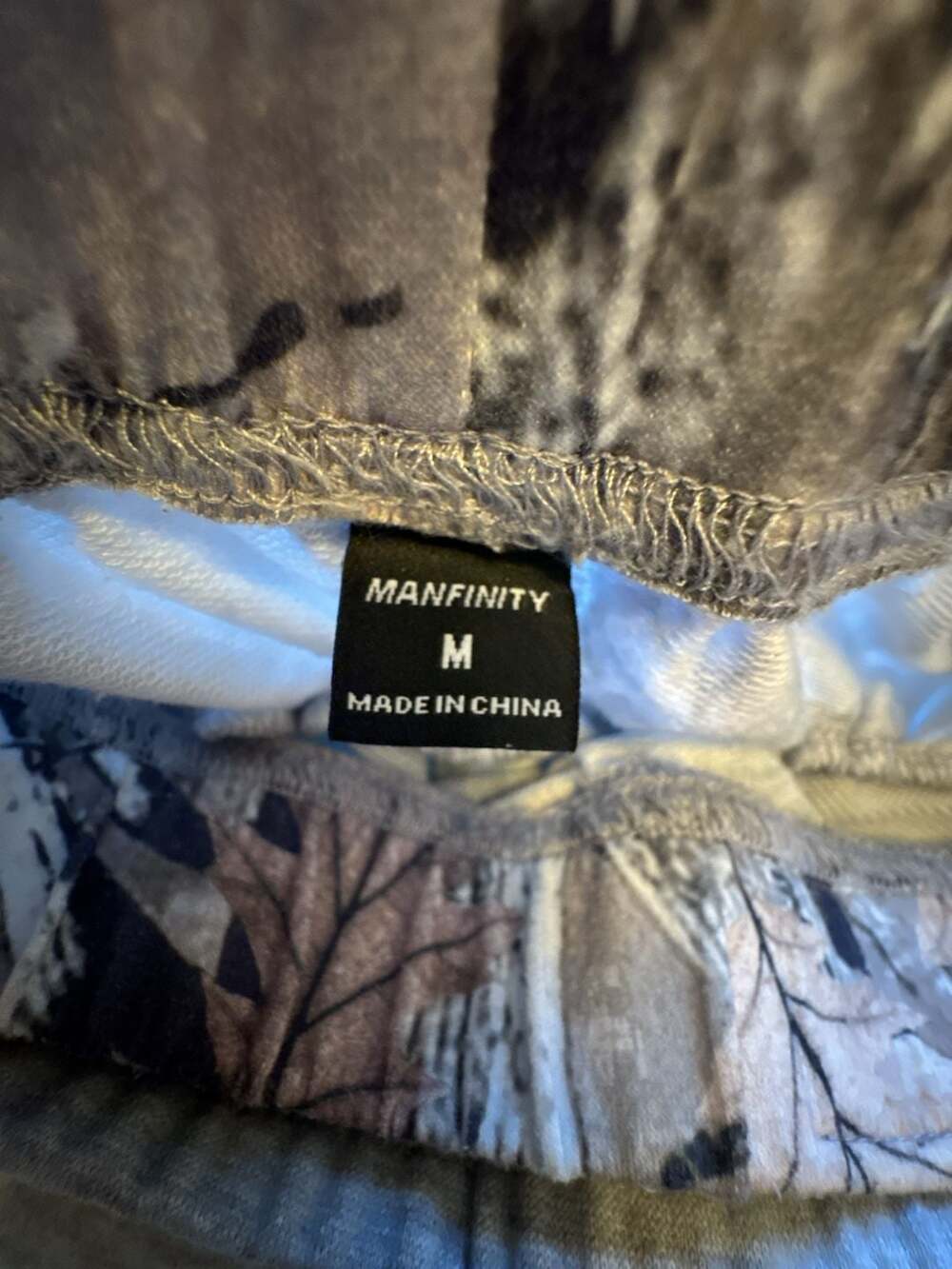 Manfinity Sincere Camo Tree Branch Print Gray Sweatshorts Size M